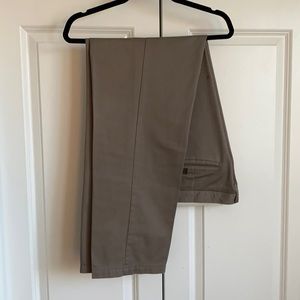 Men’s Khaki Pants